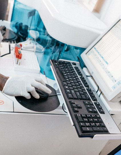 When researchers can identify immune biomarkers that signal protection against a disease, it helps them evaluate potential vaccine candidates—with the aim of bringing new products to market faster. Credit: PATH/Gabe Bienczycki.