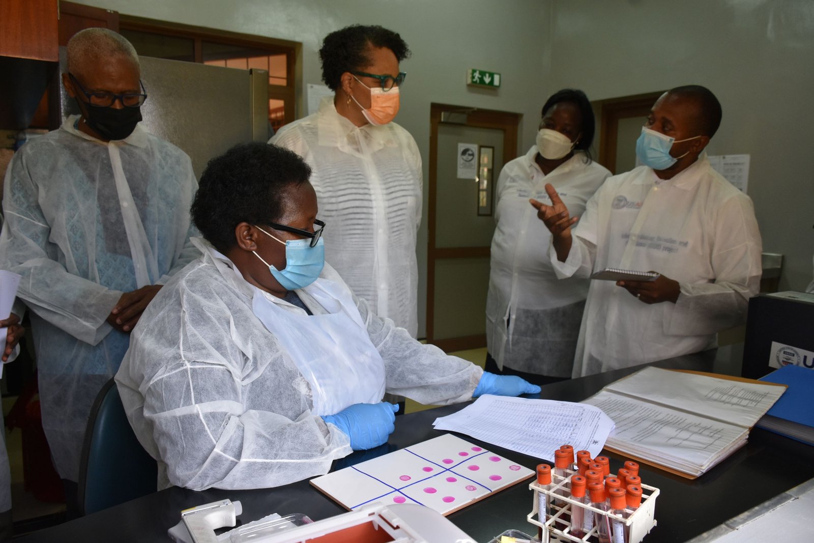 IDDS UG hosts the US Ambassador at an animal regional lab facility