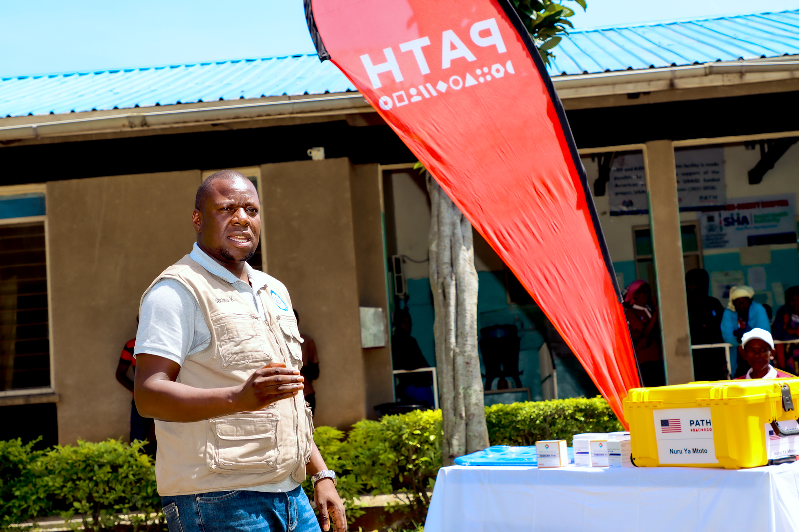 Dr. Nicholas Kitungulu commends PATH Kenya’s Nuru Ya Mtoto for its investment in TB diagnostics during the handing over of an AI-enabled portable digital x-ray machine in Vihiga County. Photo: PATH/Denise Akun.