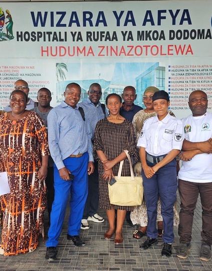 Community health workers at the end of their training on medical oxygen at Dodoma Regional Referral Hospital in central Tanzania. Photo: PATH.