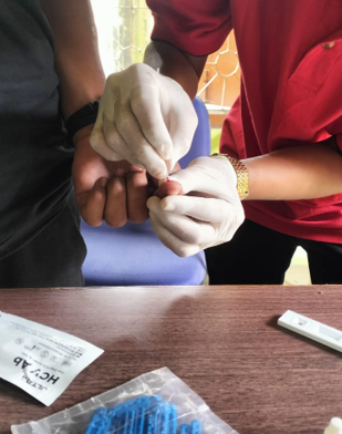 HCV screening at an HIV prevention site in Dimapur, Nagaland. Photo credit: PATH.