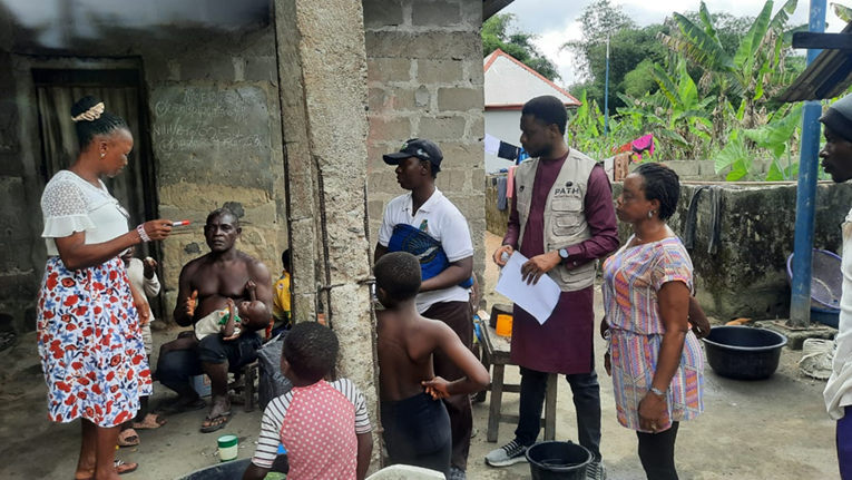 A vaccination team delivers malaria vaccines and other routine immunizations to children identified by a house-to-house mobilizer in Toru-Orua Community, Sagbama, Bayelsa State, Nigeria. November 2025. Photo: PATH/Ekpo Edet.